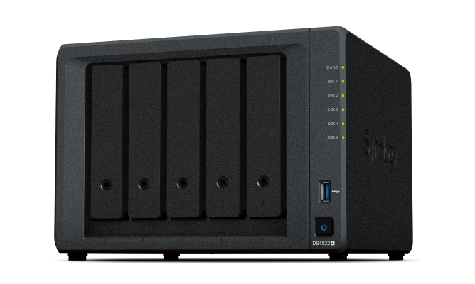 DS1522+/50TB-IW SYNOLOGY DS1522+ 50TB (Seagate Ironwolf) diskstation 5 bay; Flexible Data Management Platform for Homes and SOHO; AMD Ryzen R1600 dual-core (4-thread) 2.6 GHz; max. boost clock up to 3.1 GHz; 8 GB DDR4 ECC SODIMM (expandable up to 32 GB); 4 x 1GbE RJ-45
