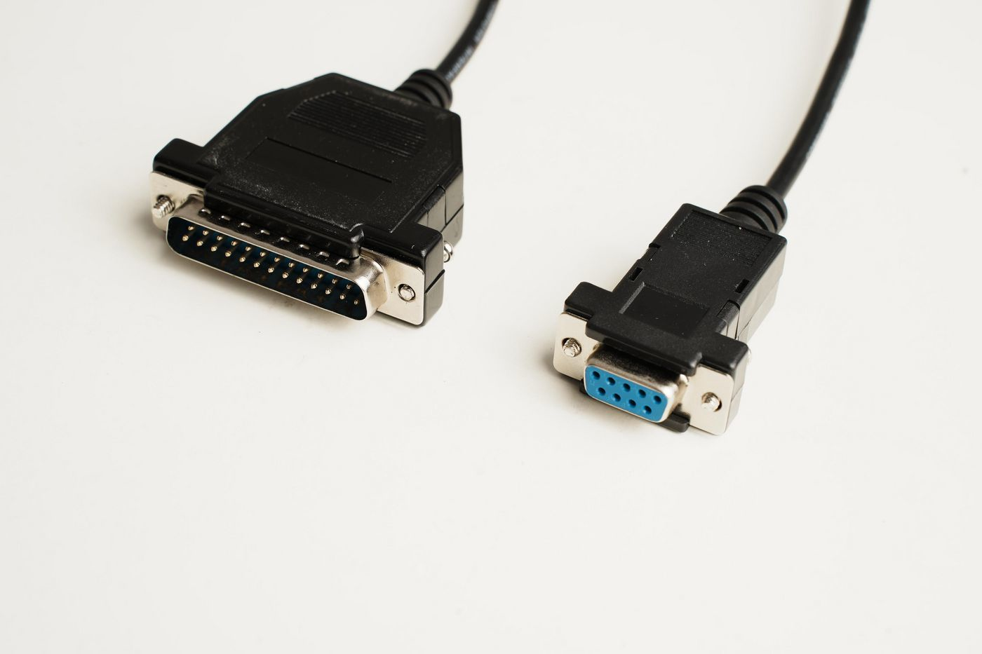 Microconnect IBM029B-1,8 serial cable Black 1.8 m DB-9 DB-25