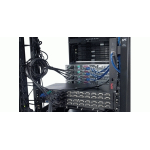 APC 16 Port Multi-Platform Analog KVM commutateur écran, clavier et souris Grille de montage Noir