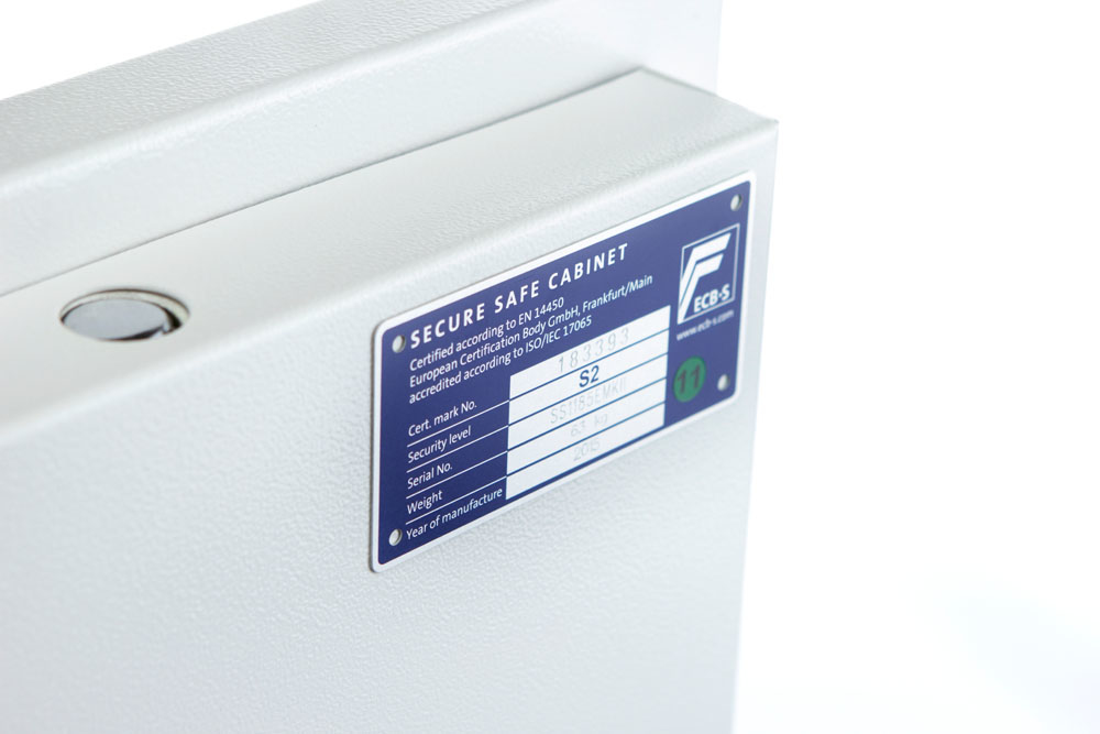 Phoenix Safe Co. Fortress SS1182K 24 L Steel White