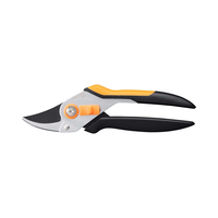 Image of Fiskars Bypass Gartenschere P331| Solid Metall