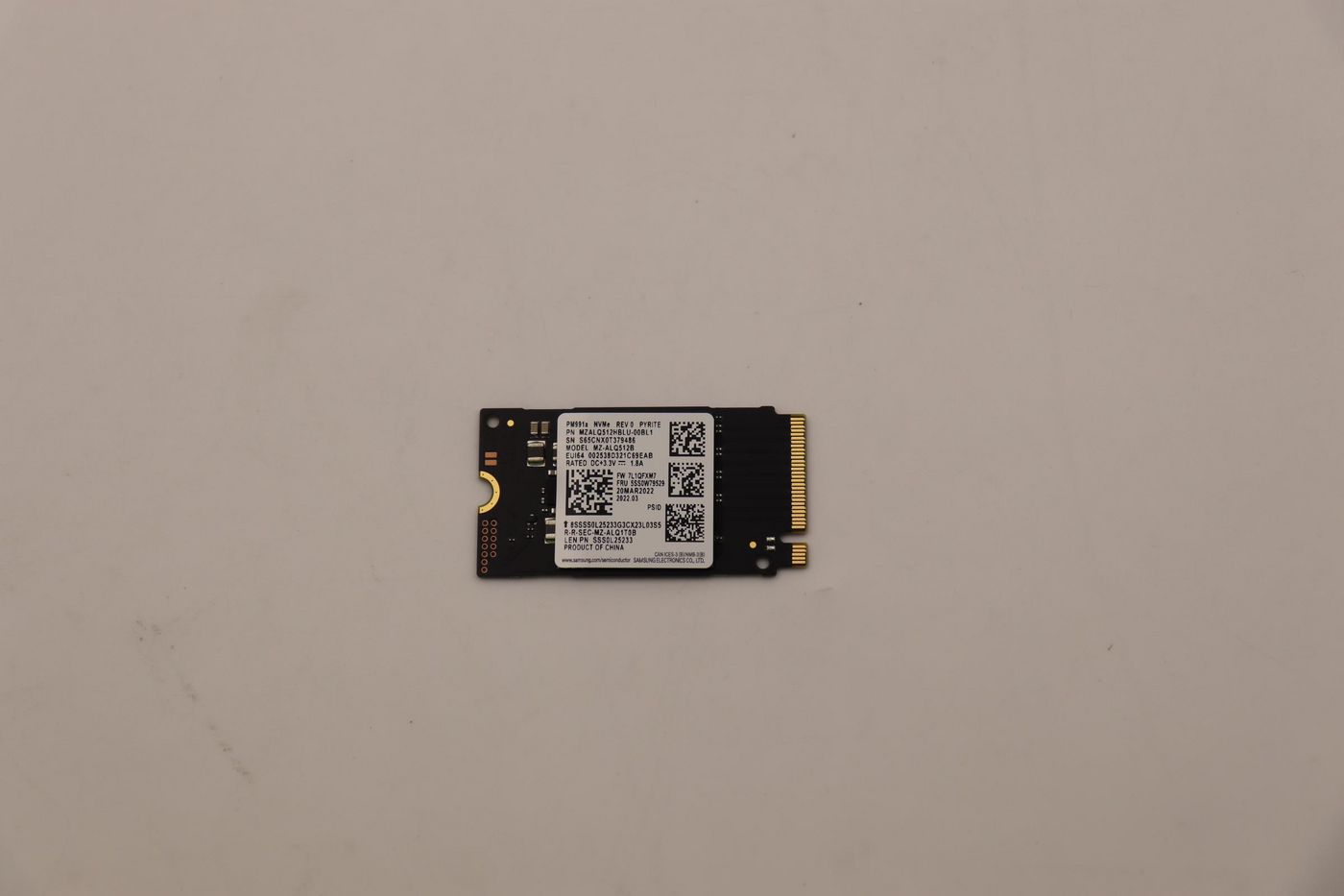Image of Lenovo SSD_ASM 512G,M.2,2242,PCIe3x4,SAM,STD - Approx 1-3 working...
