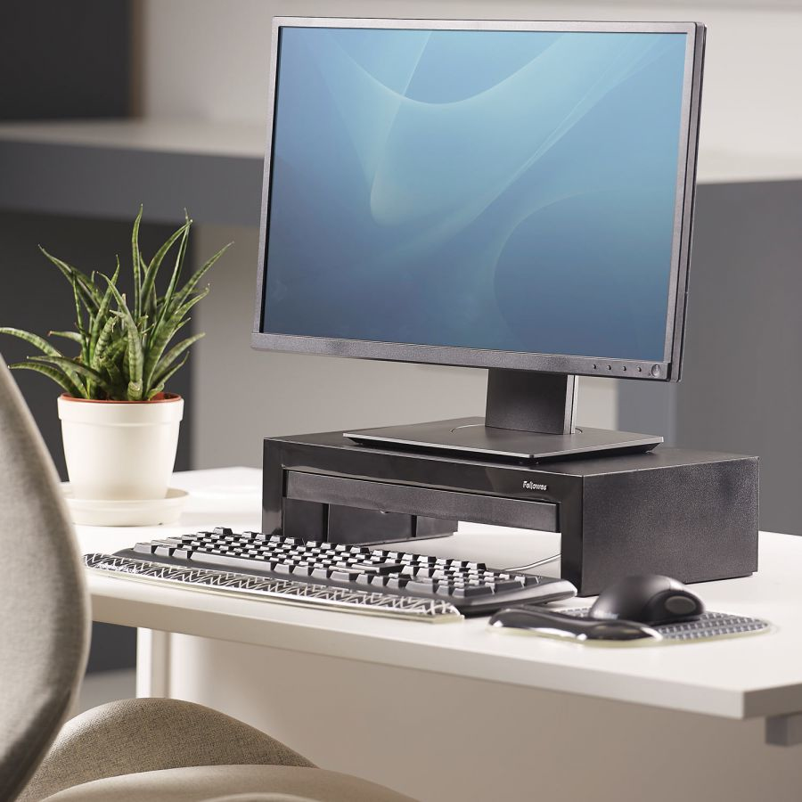 Fellowes Mouse Mat Wrist Support - Photo Gel Mouse Pad with Non Slip Rubber Base & Antibacterial Protection - Ergonomic Mouse Mat for Computer, Laptop, Home Office Use - Chevron