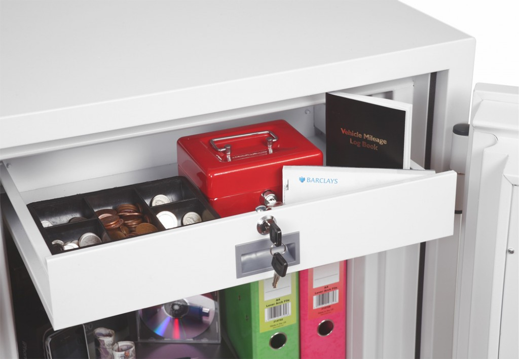 Phoenix Safe Co. FS0441E safe White