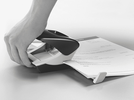 Leitz WOW hole punch 30 sheets Green