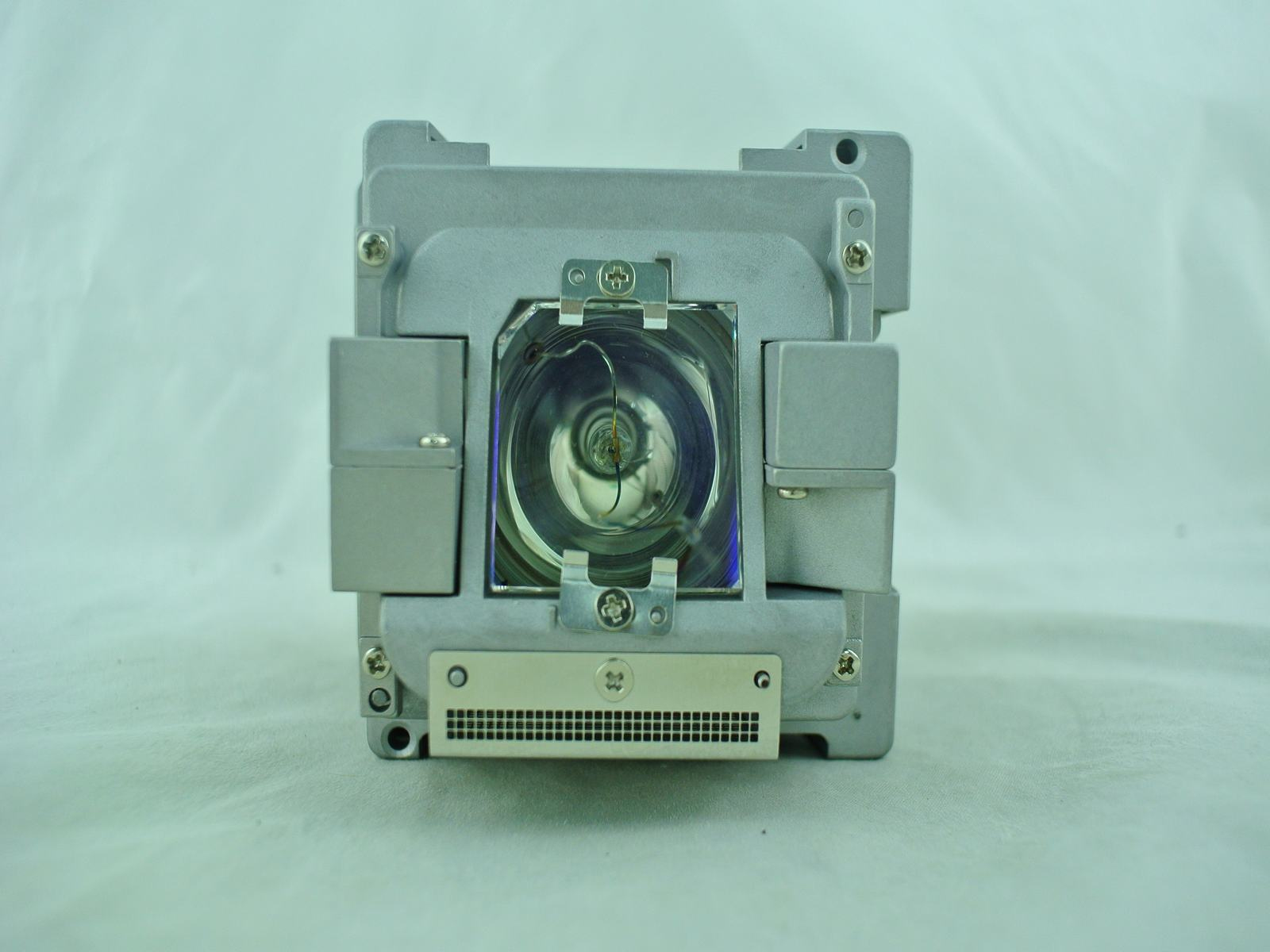 Diamond Lamps Lamp for CHRISTIE DHD600-G:DWU600-G:DWX600-G Projector