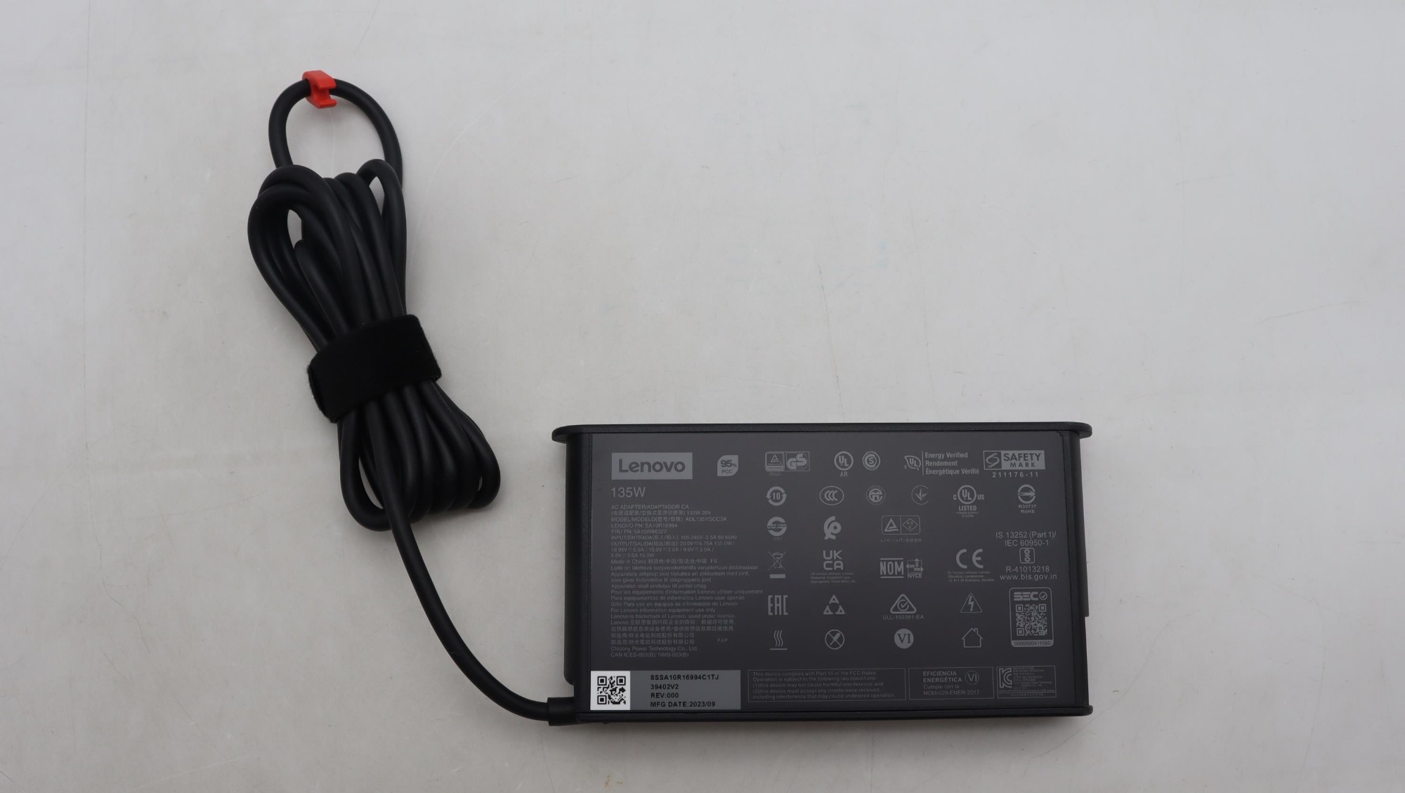 Lenovo Black 5A10w86327 Power Adapter/Inverter Indoor 135 W