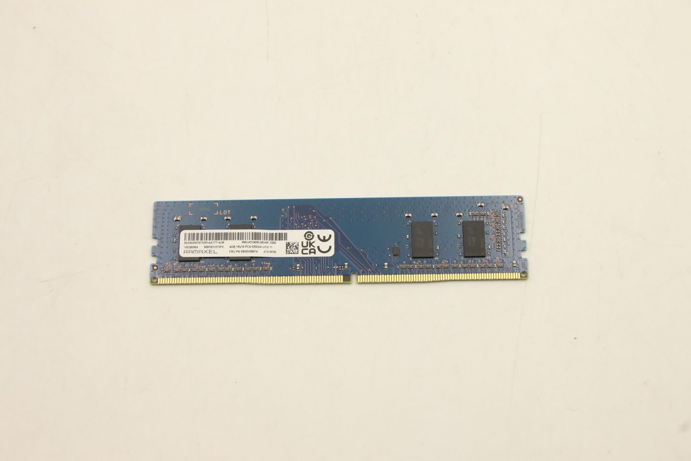 Lenovo 4GB DDR4 UDIMM memory module.