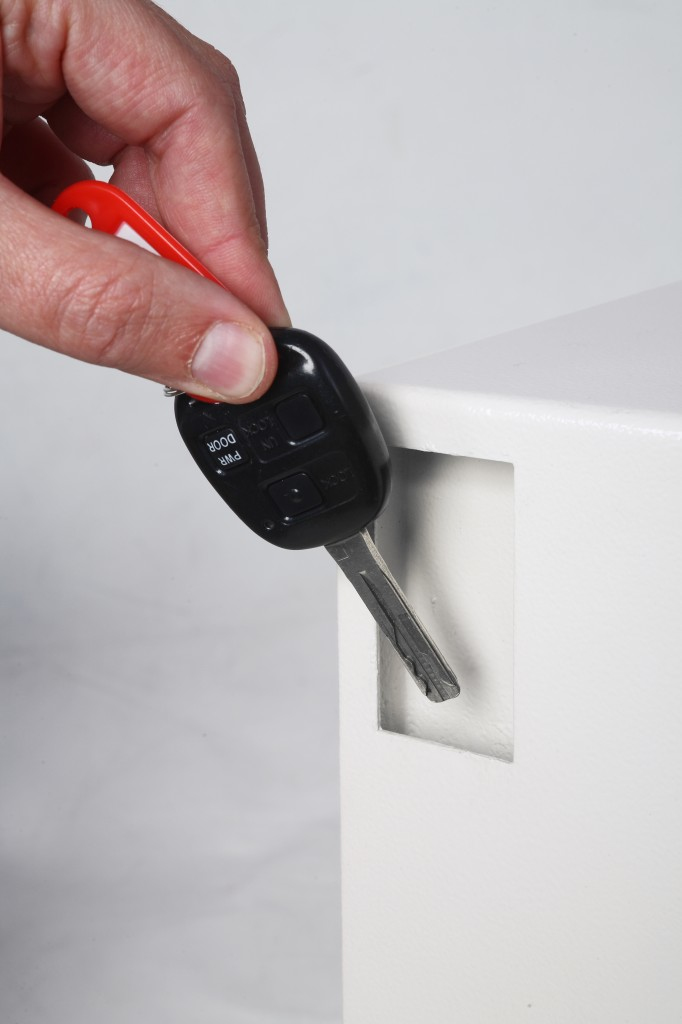 Phoenix Safe Co. KS0031E key cabinet/organizer White