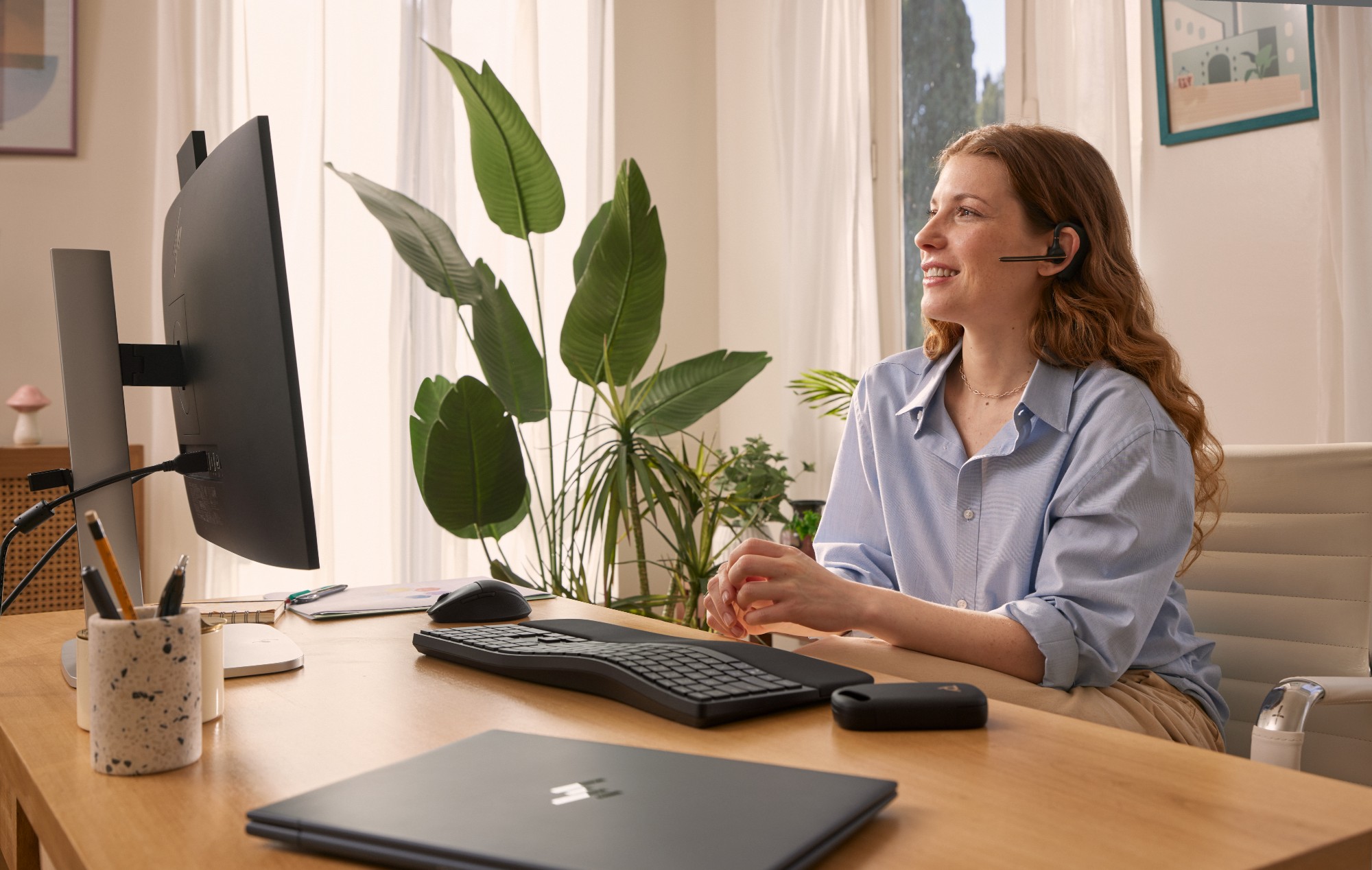 Poly Voyager Office Base-M for 4300/Legend 50/Focus 2
