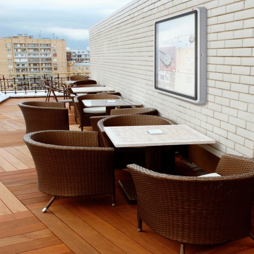 Nobo Premium Plus Outdoor Magnetic Lockable Notice Board 4xA4