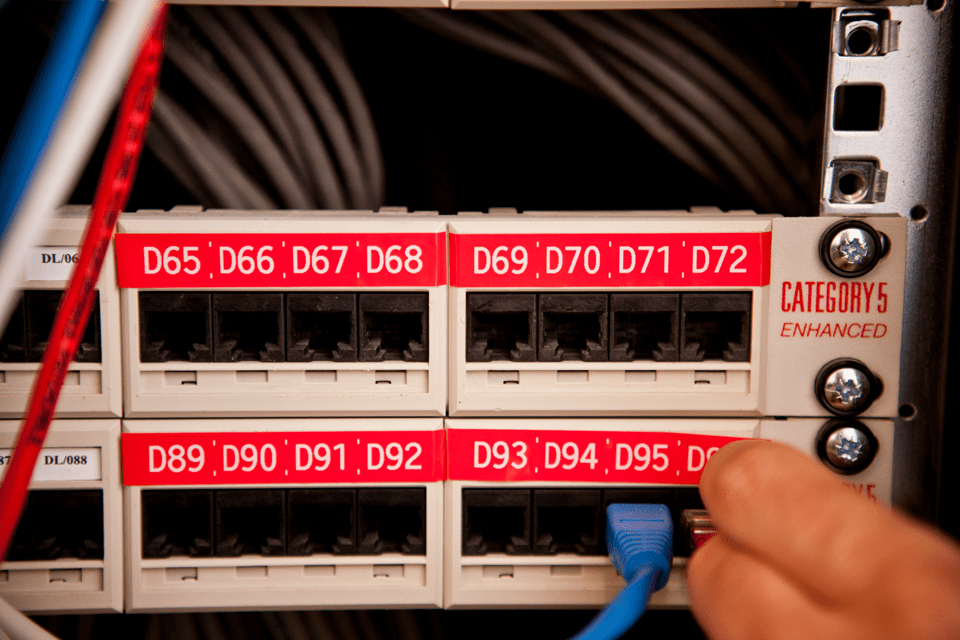 Brother TZE-435 DirectLabel white on red Laminat 12mm x 8m for Brother P-Touch TZ 3.5-18mm/6-12mm/6-18mm/6-24mm/6-36mm