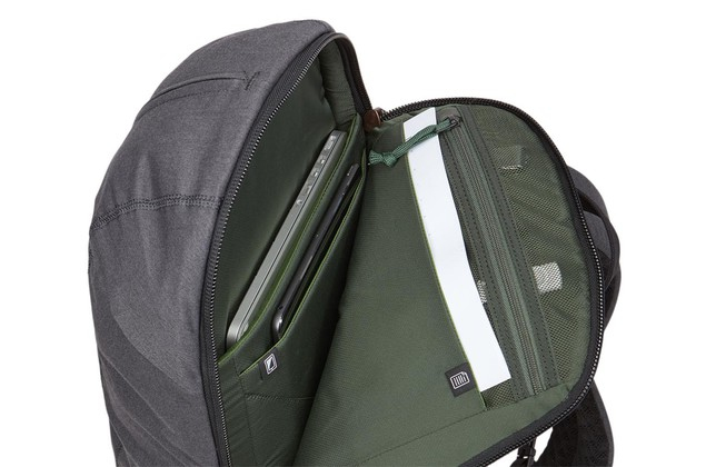thule vea backpack
