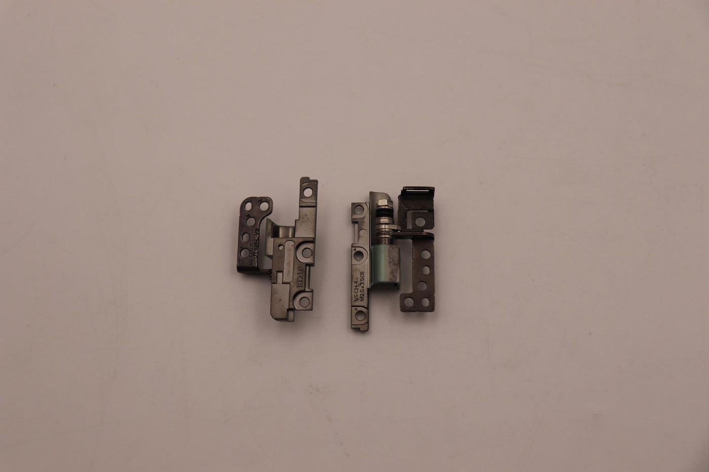 Image of Lenovo HINGE FRU HINGE ACCY KITS HINGE CFRP2.4 - Approx 1-3...