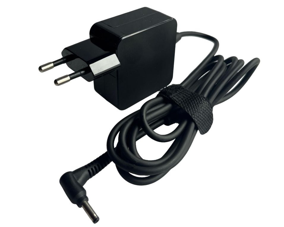 Image of CoreParts MBXLE-AC0001 power adapter/inverter Indoor 20 W Black