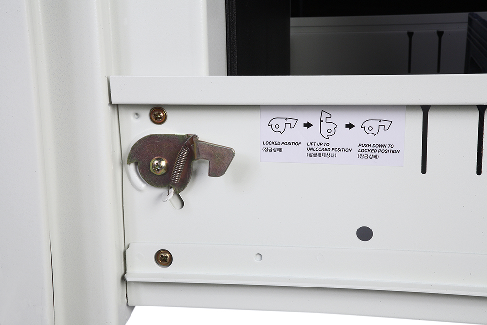 Phoenix Safe Co. FS2252K safe White