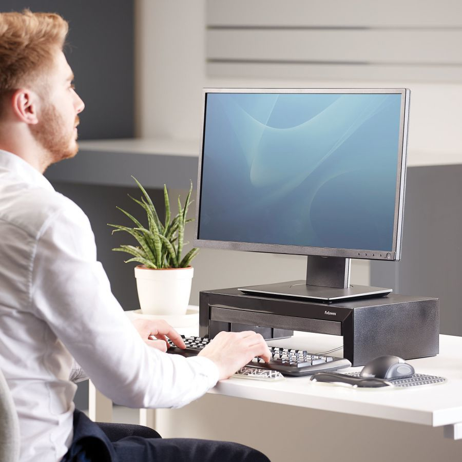 Fellowes Mouse Mat Wrist Support - Photo Gel Mouse Pad with Non Slip Rubber Base & Antibacterial Protection - Ergonomic Mouse Mat for Computer, Laptop, Home Office Use - Chevron