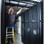 APC NetBotz Assemblageservice voor maximaal 3 toestellen en bijbehorende toebehoren voor 7-serie / 2-serie